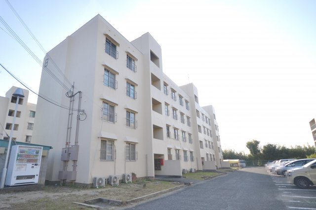 南海北野田グリーンハイツB棟の外観