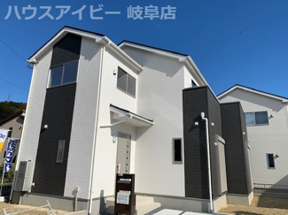 【外観】 | 岐阜市日野南　新築建売　残り2棟　お車スペース4台可能！シューズクローゼット・広々ウォークインクローゼット