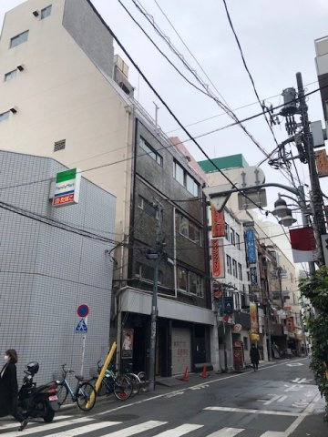 福利ビルの外観