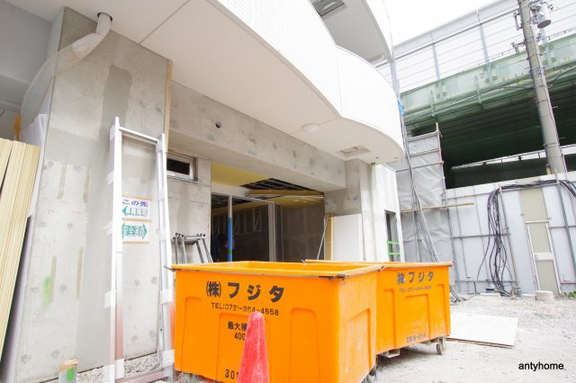 セレニテ日本橋プリエ　仲介手数料無料のエントランス