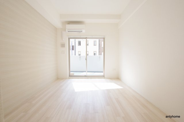 セレニテ日本橋プリエ　仲介手数料無料の居間・リビング