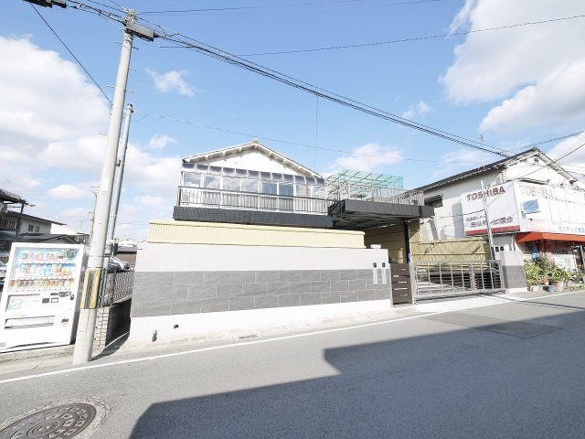京終貸家の外観