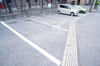【駐車場】