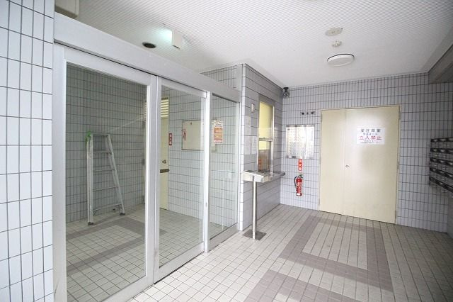 アーバンハイツ上町のエントランス