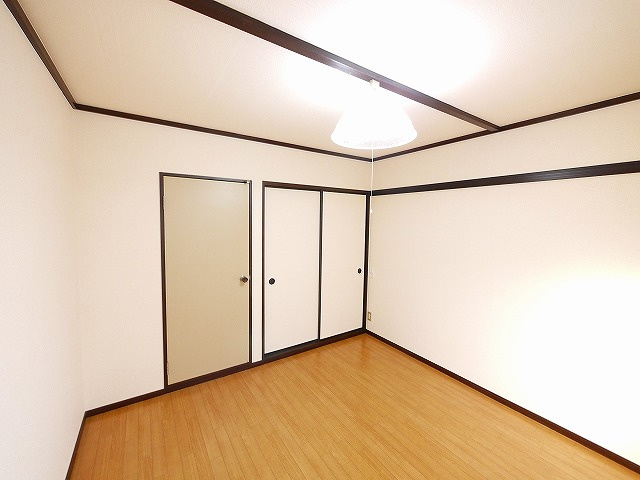 メゾン河合Aの洋室