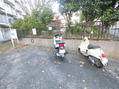 【その他共用部分】 | 鶴見馬場町ファミリーマンション | バイク置場です。