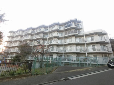 【外観】 | 鶴見馬場町ファミリーマンション | 総戸数40戸、昭和59年4月築のマンションです。
専有面積73.16平米、3LDKのお部屋となります。