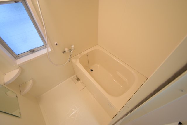 ルプリーズ天王寺の浴室