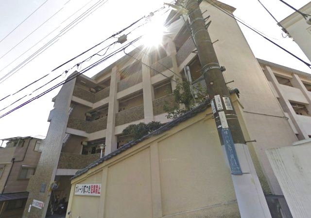 マンション新神戸の外観