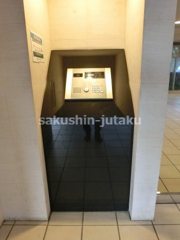 ダイヤモンドマンションビーランド　５階　角住戸のエントランス|オートロック・宅配ボックス