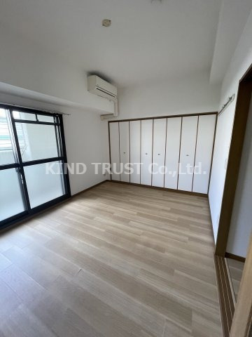 ドゥムレ西天満の居間・リビング|ゆったりとしたリビングです