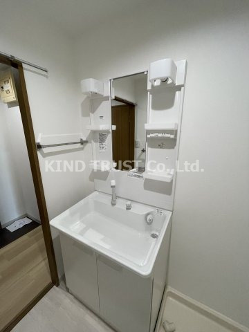 ドゥムレ西天満の独立洗面台|独立洗面台で身支度をすべて済ませてしまいましょう