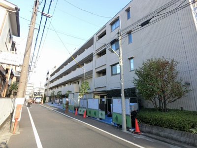 【外観】 | リステージ鵜の木ヴィルフレール | 総戸数77戸、平成19年11月築のマンションです。
専有面積35.26平米、1DKのお部屋となります。