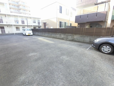 【駐車場】 | セントヒルズ田園調布 | 平置駐車場です。