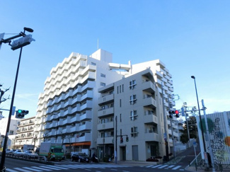【外観】 | 総戸数148戸、昭和49年3月築のマンションです。
専有面積43.50平米、1LDKのお部屋となります。