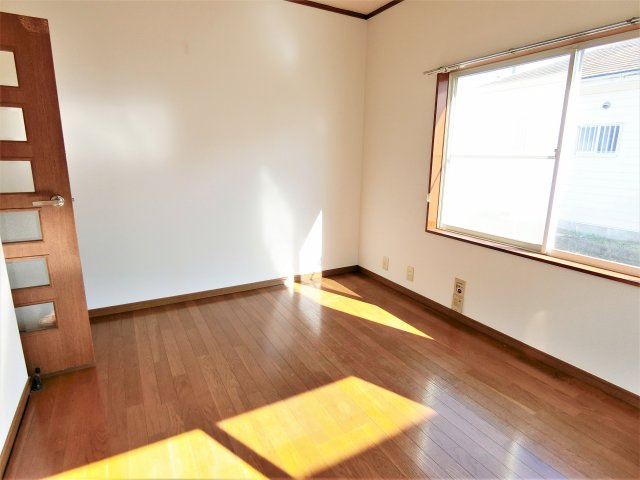松井貸家の洋室