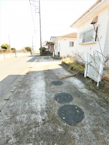 松井貸家の駐車場