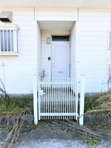 松井貸家の玄関