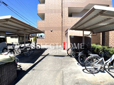 【その他共用部分】 | フォレストカワハラ | 明るい洋室です