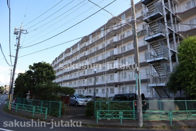 津田沼スカイハイツの外観