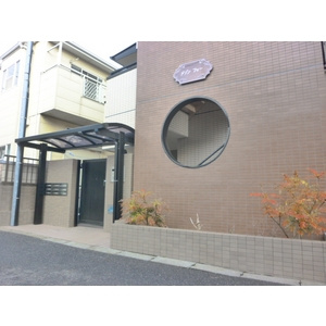 メゾンフォーのエントランス|落ち着いたエントランスです