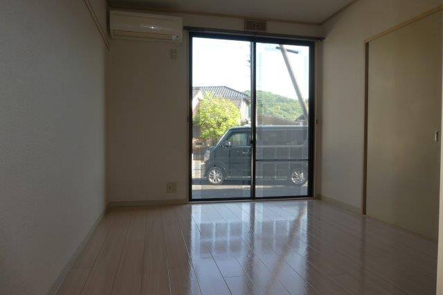 ヴュー葦高の洋室