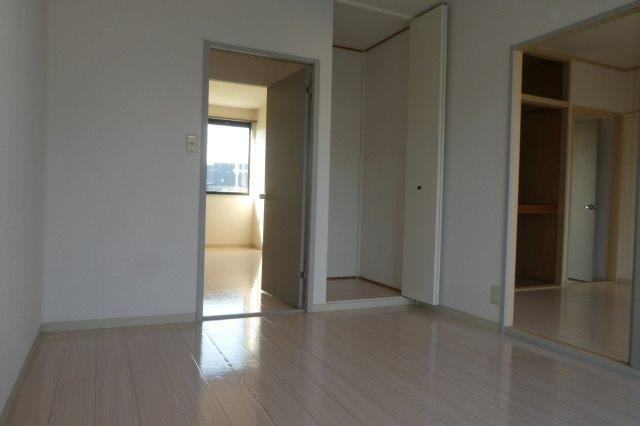 ヴュー葦高の洋室