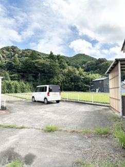 【駐車場】