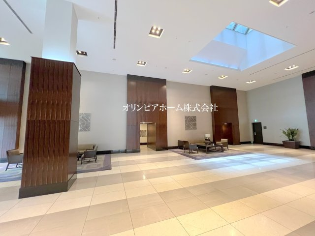 ＷコンフォートタワーズEAST　9階　80.25㎡　リ　ノベーショ済のエントランス