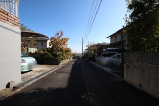 【前面道路含む現地写真】