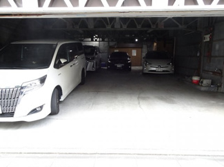 【駐車場】