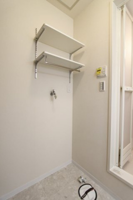 【洗面所】 | リモーネＡ | 室内洗濯機置場です
