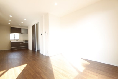 【居間・リビング】 | リモーネＡ | 使いやすいリビングです