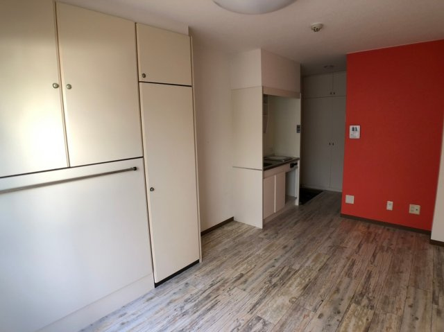 長瀬駅前マンションの居間・リビング