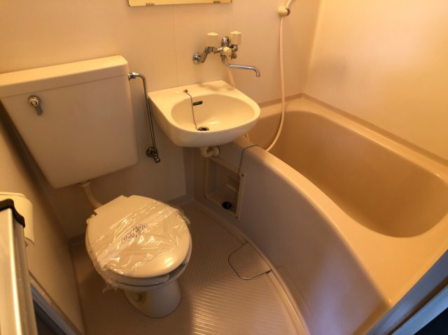 長瀬駅前マンションの浴室