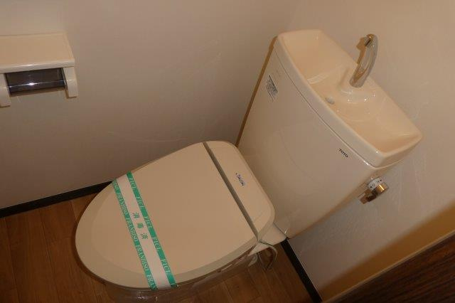 アメニティハイツBのトイレ|温水洗浄便座に変更