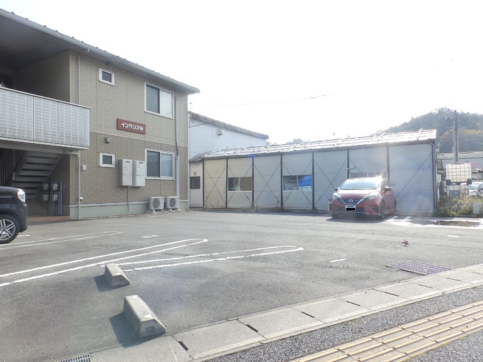 インペリアルの駐車場
