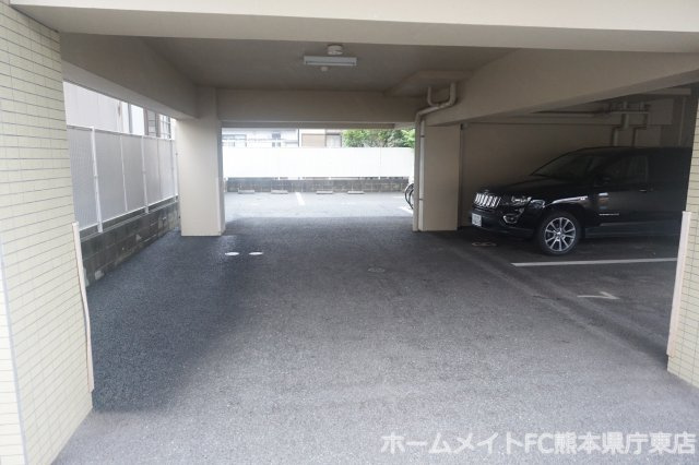 Patio長嶺南の駐車場