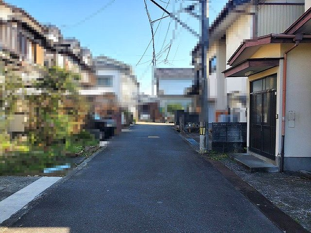 高知市若草町　土地の前面道路含む現地写真