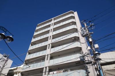 【外観】 | 築浅！マンション　セルアージュ湘南台プルーム　８階 | スッキリとしたスタイリッシュな外観です。