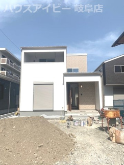 【外観】 | 岐阜市六条大溝　新築建売　全2棟　アイランドキッチン　中庭ウッドデッキの付いた素敵なお家♪内覧可能！