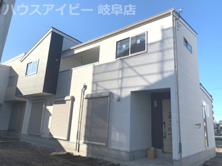 【外観】 | 岐阜市六条大溝　新築建売　全2棟　広々シューズクローゼット　インナーバルコニー　収納豊富です。