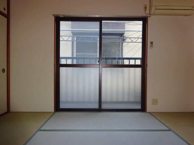 タカヨシコーポの和室