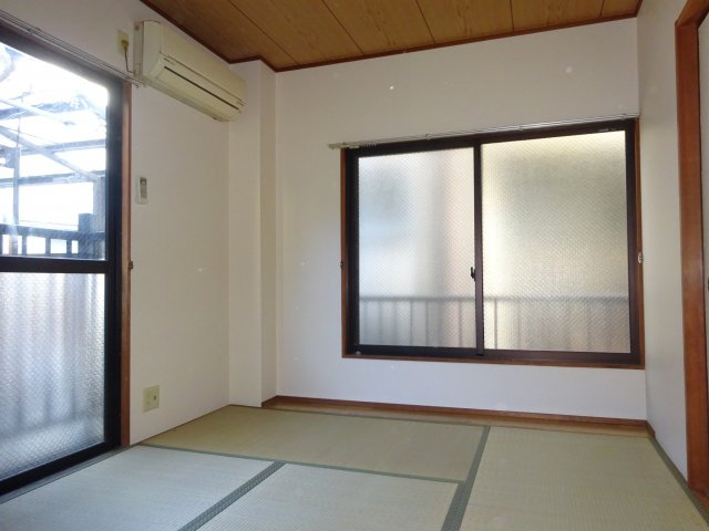 タカヨシコーポの和室