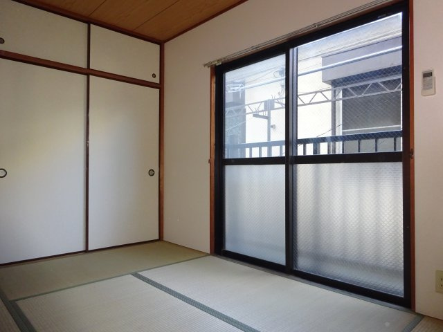 タカヨシコーポの和室