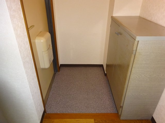 タカヨシコーポの玄関
