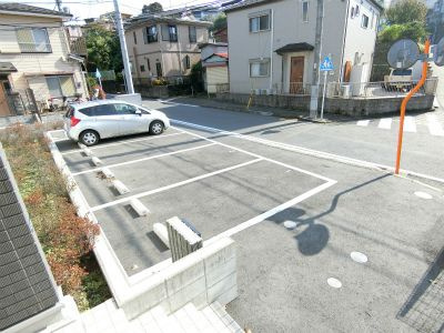 リブリ・アレンダドールⅠの駐車場