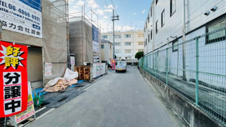 【前面道路含む現地写真】