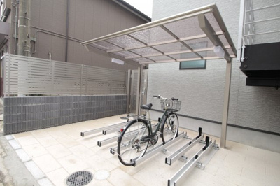 【その他共用部分】 | AQUE22 | 屋根付き駐輪場