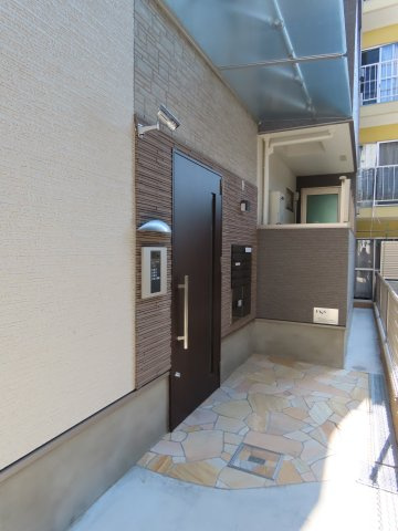 フジパレス野里公園のエントランス